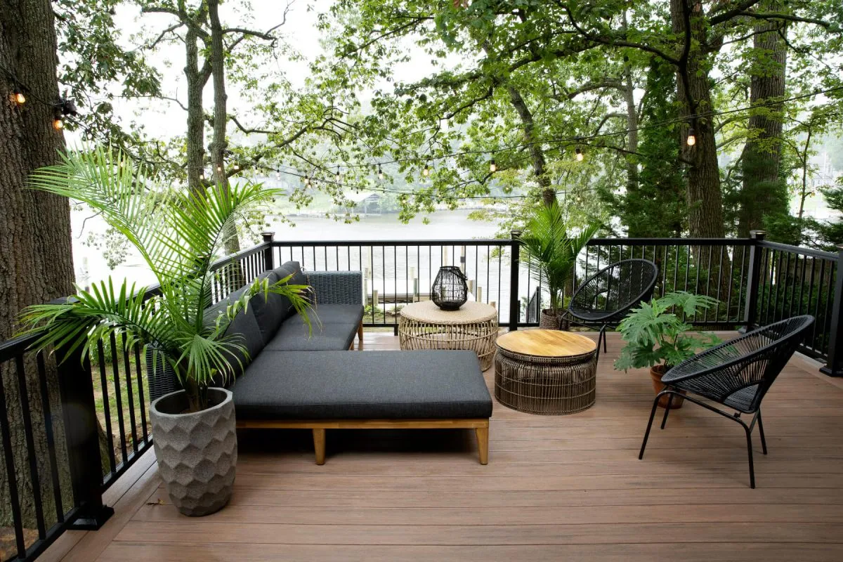 patio overlooking lake - Composite Prime